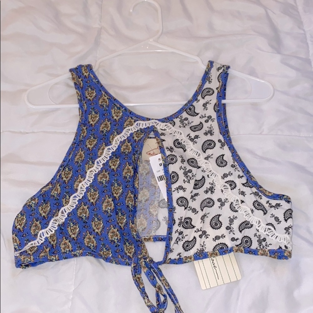 Gorgeous unique crop top 💜